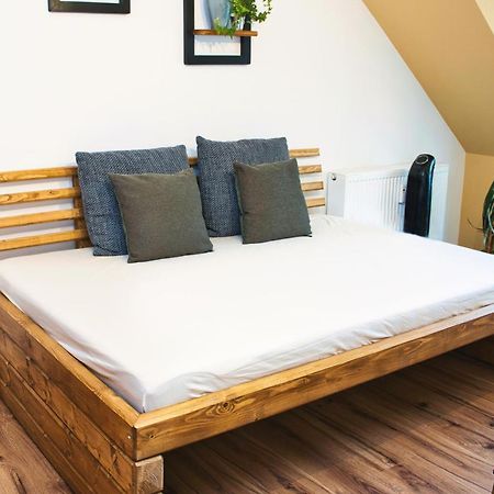 Apartment Bavaria - Zentral Mit Stellplatz, Kueche & Netflix Pfaffenhofen an der Ilm ภายนอก รูปภาพ