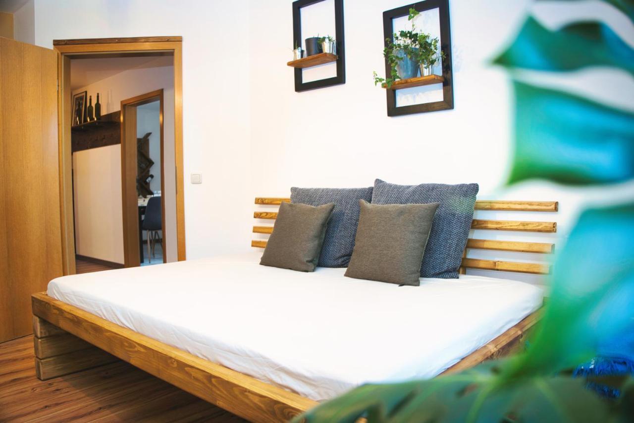 Apartment Bavaria - Zentral Mit Stellplatz, Kueche & Netflix Pfaffenhofen an der Ilm ภายนอก รูปภาพ